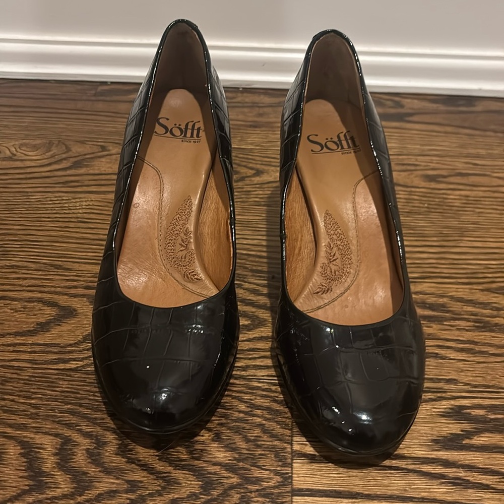 Sofft black patent leather heels, like new. Size 7M